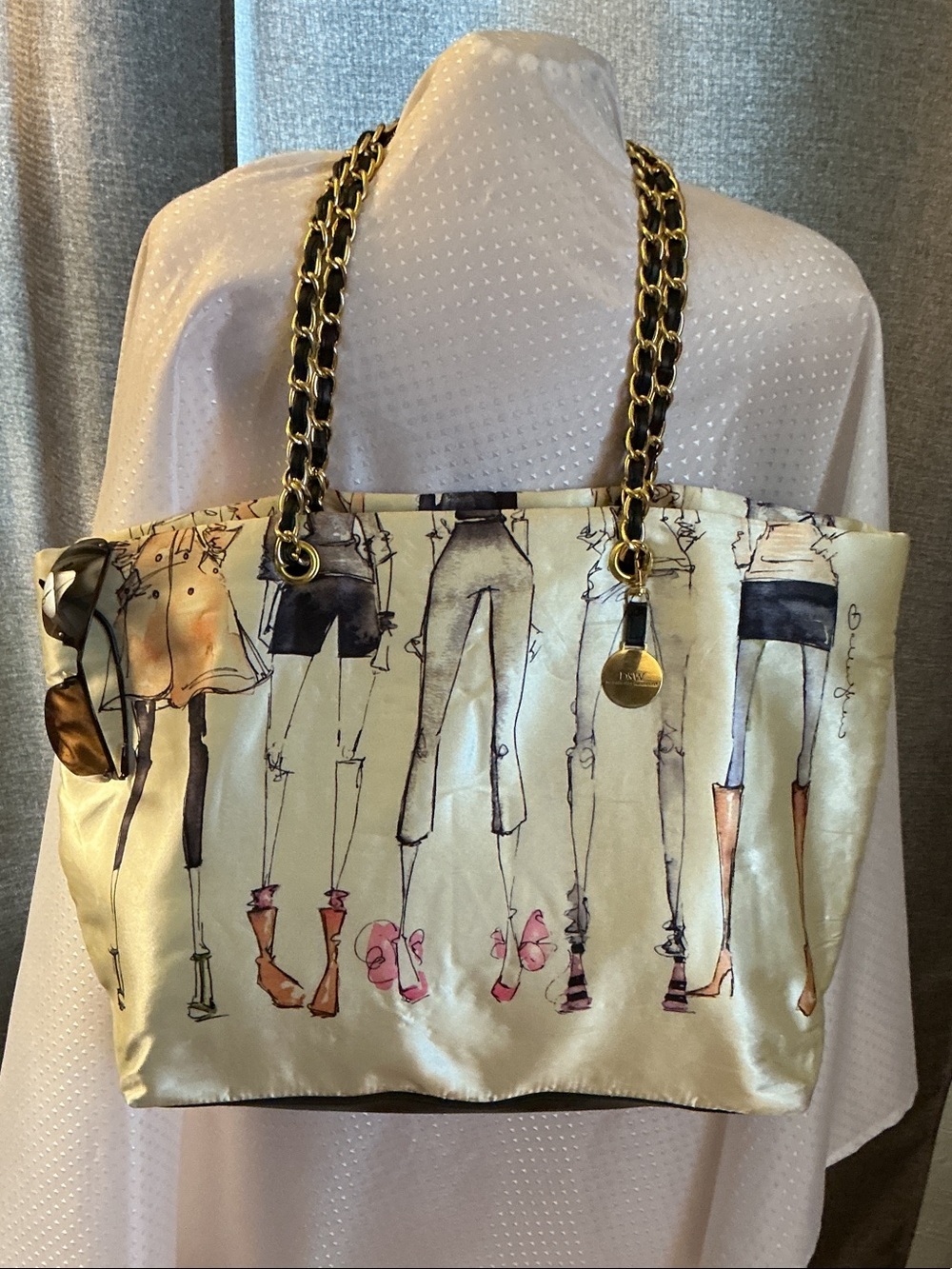 DSW Cream Fashion-Illustration Satin Tote with Gold Chain Handles